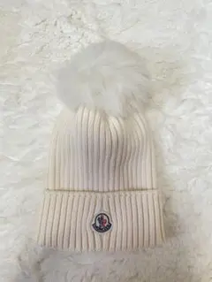 MONCLER ニット帽 ビーニー ホワイト ポンポン付き - メルカリ
