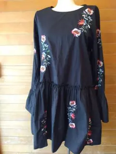 Мサイズ・ZARA BASIC 刺繍入り フレア袖