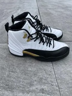 Nike Air Jordan 12 Retro ホワイト/ブラック/ゴールド