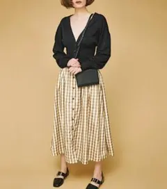 新品タグ【MOUSSY】優しいベージュ系ギンガム★スナップ使いチェック柄スカート