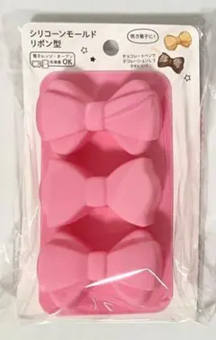 セリア　シリコンモールド　リボン　ケーキ型　クッキー型　お菓子