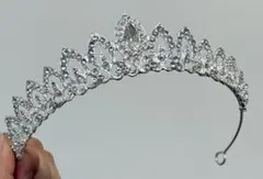 ティアラ　ウエディング