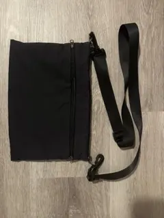 サコッシュ　黒色