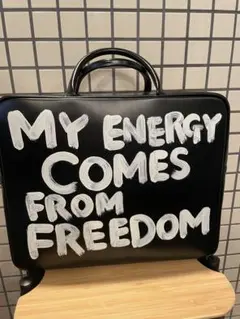 MY ENERGY COMES FROM FREEDOM バッグ　青山店限定のサムネイル