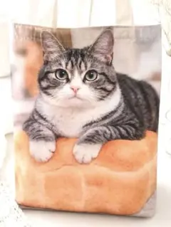 ね*ま様 人気 猫バッグ　サバ白猫　パン　丈夫な新品トートバッグ　オリジナル　大のサムネイル