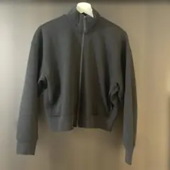 ユニクロ　UNIQLO 黒　ショート丈　ドライスウェット　ブルゾン