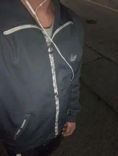 adidas トラックジャケット