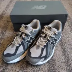 New Balance 1906 グレー スニーカー