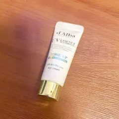 d'Alba ダルバ トーンアップサンクリーム グリーン サンプル