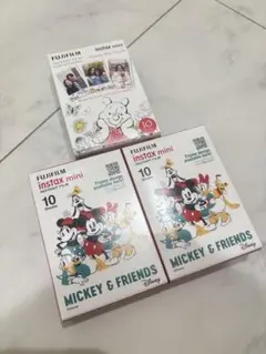 instax mini ミッキー＆フレンズ 、くまのプーさん3個セット
