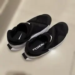 NIKE FLYEASE スニーカー ブラック ホワイトのサムネイル