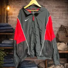 NIKE ナイロンジャケット XXL 黒赤 刺繍ロゴ ビッグシルエット