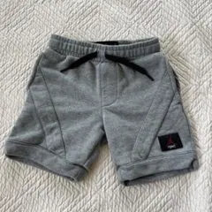 NIKE ジョーダン　ハーフパンツ　98-104センチ