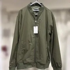 カーキジャンパー