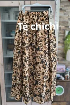 Té chichi　テチチ　ボカシリーフプリントフレアスカート