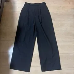 ユニクロ　タックワイドパンツ　can