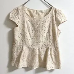 【美品】組曲 クミキョク　花柄レース ペプラムブラウス 半袖　うすピンク　LL