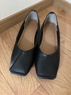 ブラック スクエアトゥ バレエシューズ