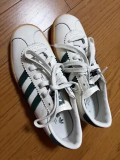 adidas スニーカー EE6132 白 緑 グリーン 28.5cm - メルカリ