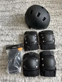 デカトロン　OXELO ヘルメット 膝肘手首プロテクターセット 　M