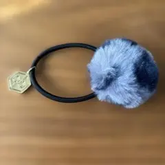 女王蜂　何が出るかなアソートグッズ　#3 ポンポンヘアゴム グレー ファー