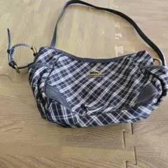 バーバリー・ブルーレーベルのチェック柄ショルダーバッグ