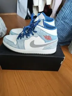 ほぼ未使用 NIKE AIR JORDAN 1 MID SE