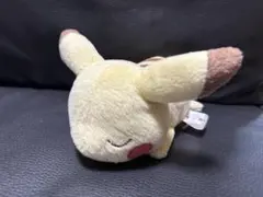 ピカチュウ ぬいぐるみ 寝ているポーズ