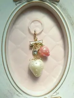 tomo様専用 4点おまとめ いちご＆リボンのめじるしアクセサリー