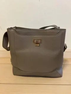グレー ショルダーバッグ 合成皮革