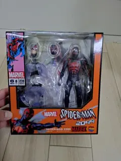 MAFEX スパイダーマン WEB MAN 未開封。 スパイダーマンが悪に染まった!?青いスーツの「ウェブマン」が