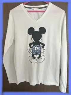 ディズニー ミッキーマウス VネックTシャツ メンズMサイズDisneyトップス