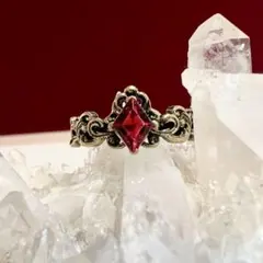 ヴィンテージ デザイン　アクセサリー　リング　ゴールド　レッドストーン　指輪のサムネイル