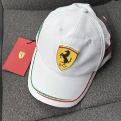 新品タグ付き　フェラーリ　キャップ　帽子