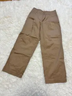 ユニクロ　ベージュ ワイドパンツ Mサイズ