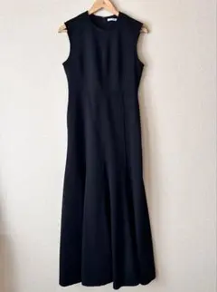 【美品】beauty&youth ノースリーブロングワンピース 黒