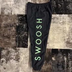 美品NIKE ナイキ スウッシュナイロン ウーブンパンツ DJ0479 ブラック