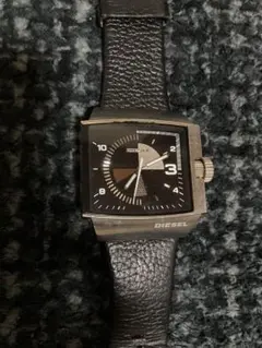 DIESEL スクエア型腕時計 ブラック