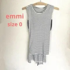 ✴︎【美品】emmi ボーダーノースリトップス　ブラ付き　サイズ0