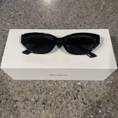 GENTLE MONSTER ブラックサングラス 収納ケース付き GENTLE MONSTER ブラックサングラス ケース付き - メルカリ