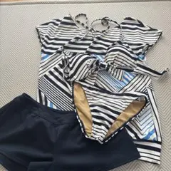 ストライプ柄セパレート水着・ショートパンツ付