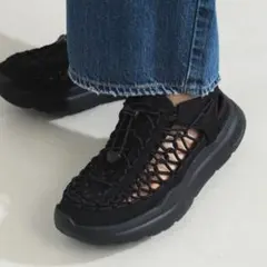 KEEN UNEEK サンダル ブラック