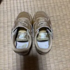 New Balance キッズ スニーカー ゴールド