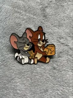 トムとジェリー ピンバッジ 約5cm 新品
