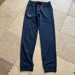 Under Armour 黒ジャージ 赤ロゴ　アンダーアマー