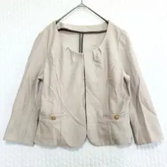 オフオン♦︎ノーカラージャケット（L）ベージュ きれいめ 金ボタン オフィス