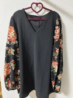 花柄バルーンスリーブトレーナー