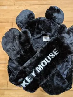 ディズニーファンキャップ　ミッキー　帽子　耳付きマフラー　手袋付き　黒