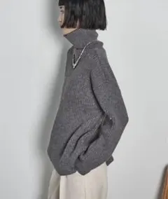 THE YOn ルーズフィットリブタートルハイネックニット