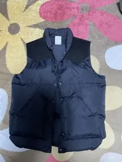 本日限定❗️ロッキーマウンテン　ダウンベスト　ブラック　42 WILDSIDE × Rocky Mountain Featherbed Down Vest(BLACK)(38